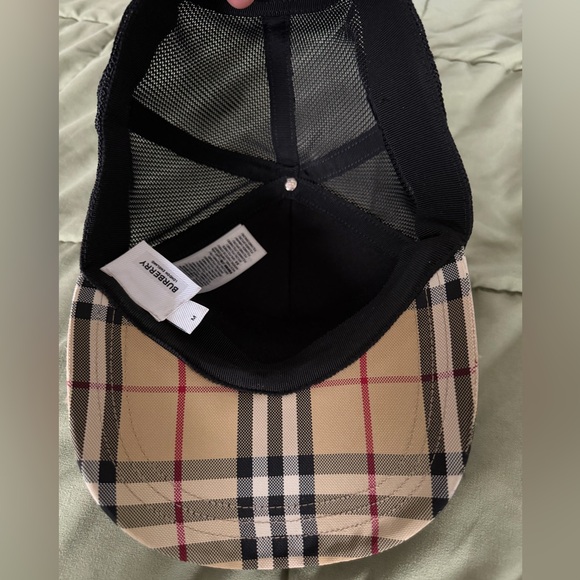 Burberry Check and Mesh Cap
Archive Beige